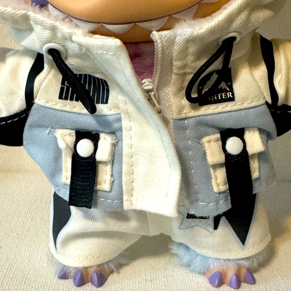 Labubu Winter Outfit - Picture 2 of 5